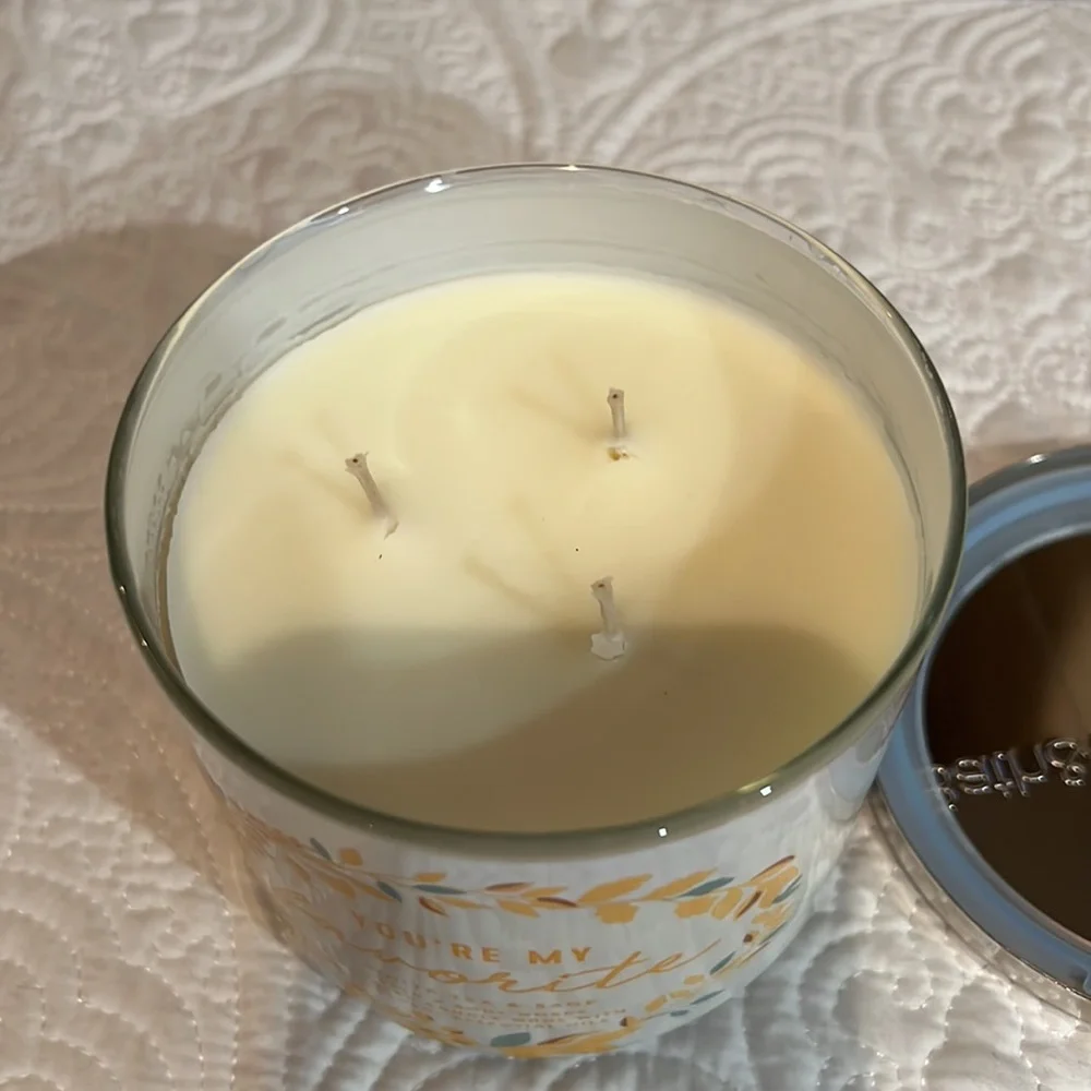 Bath &‎ Body Works You’re My Favorite white tea and sage 3 wick candle, new - Picture 9 of 10